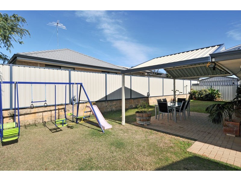 14 Moonbrook Way, Meadow Springs WA 6210