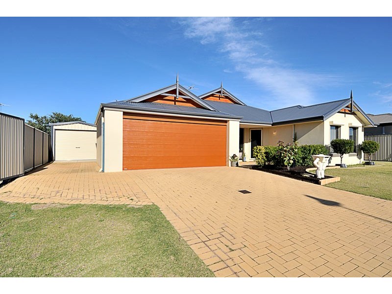 14 Moonbrook Way, Meadow Springs WA 6210