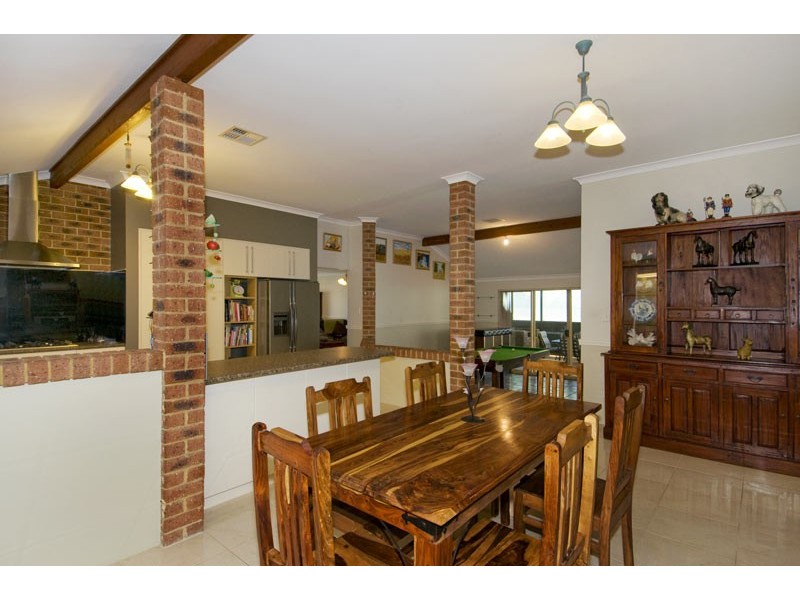 24 Inverness Drive, Meadow Springs WA 6210