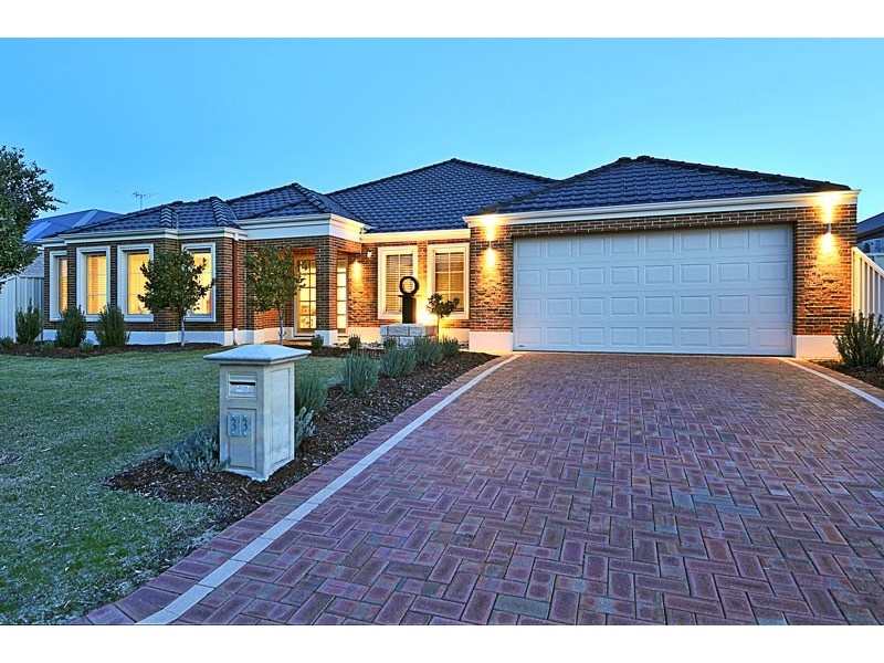 33 Lord Hobart Drive, Madora Bay WA 6210