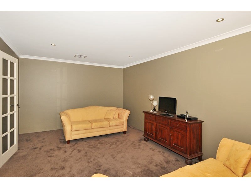 33 Lord Hobart Drive, Madora Bay WA 6210