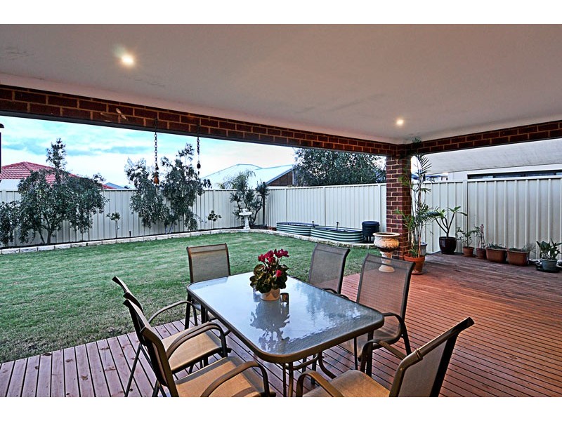 33 Lord Hobart Drive, Madora Bay WA 6210