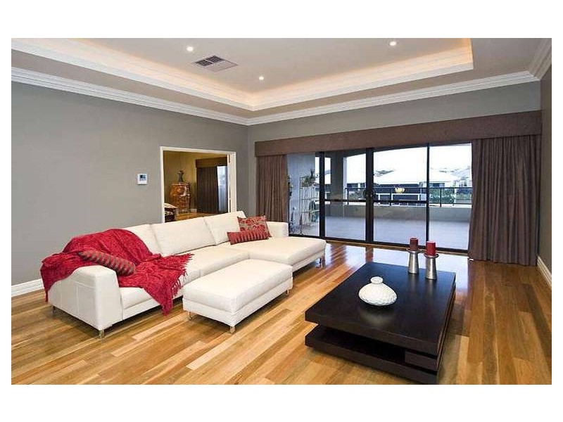 11 Syrenka Turn, Halls Head WA 6210