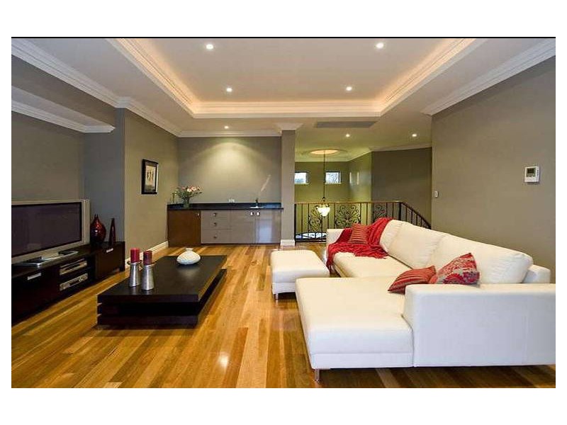 11 Syrenka Turn, Halls Head WA 6210