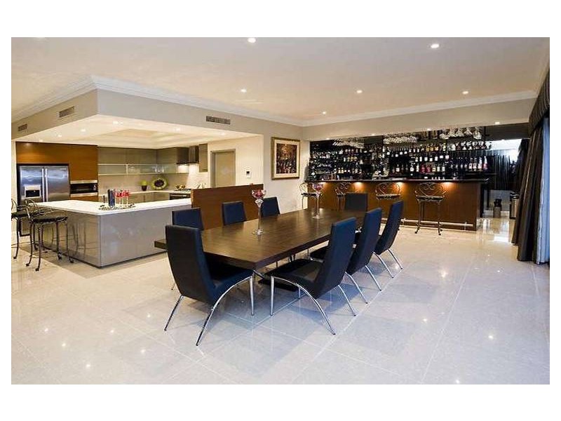 11 Syrenka Turn, Halls Head WA 6210