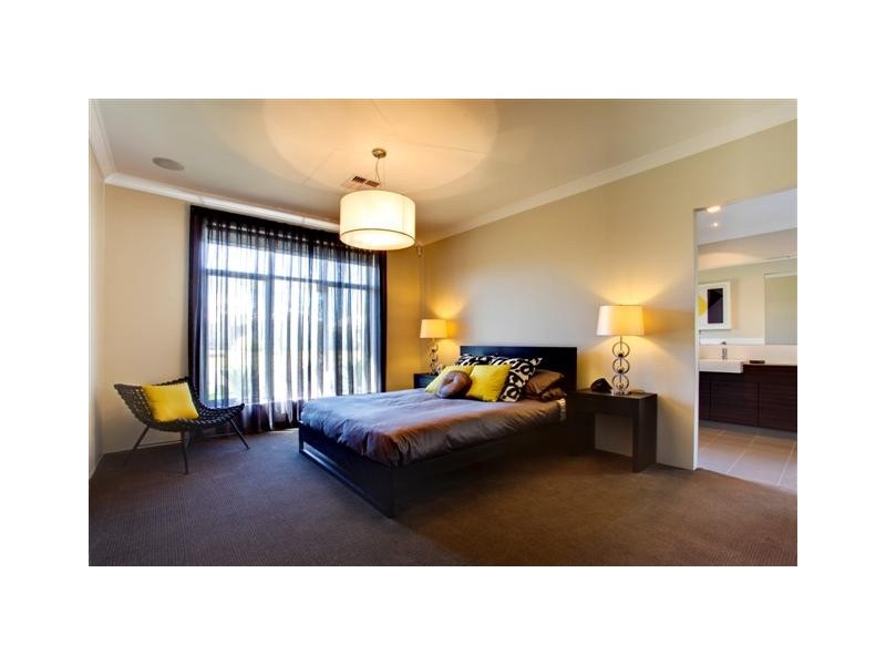 19 Jasper Way, Lakelands WA 6180