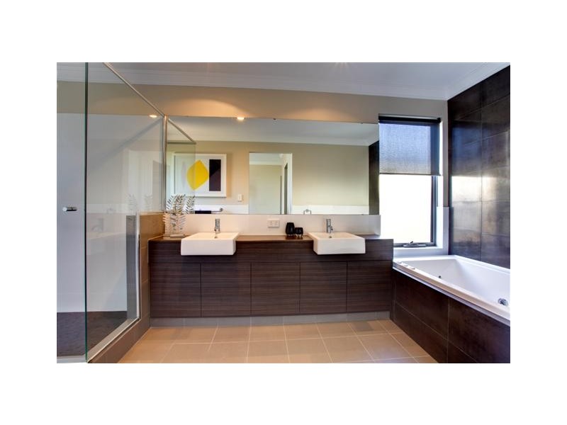 19 Jasper Way, Lakelands WA 6180