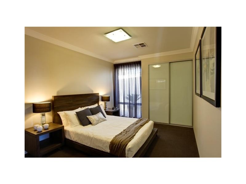 19 Jasper Way, Lakelands WA 6180