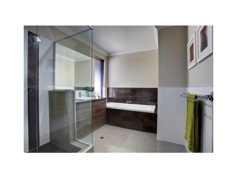 19 Jasper Way, Lakelands WA 6180