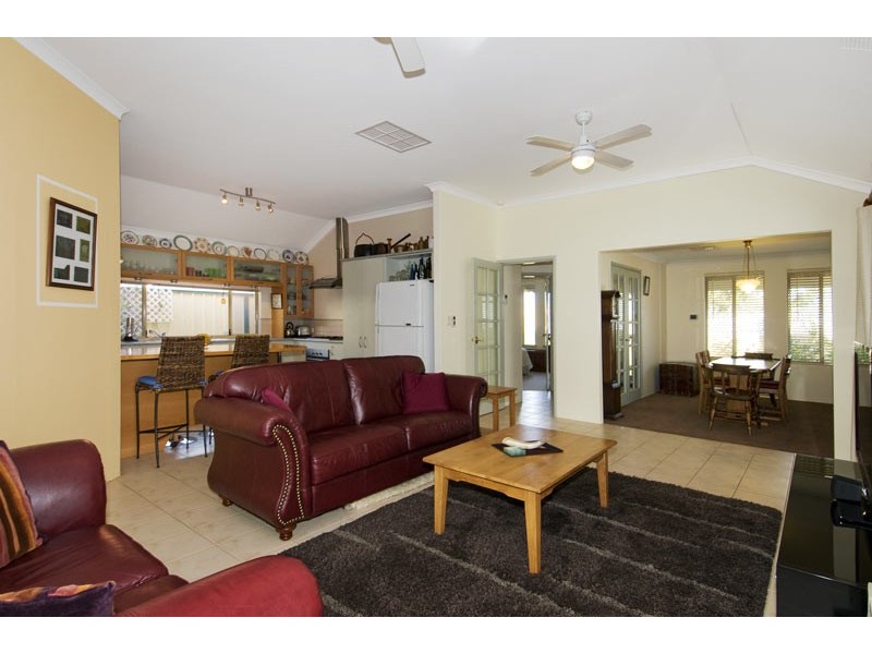 47 Mariners Cove Drive, Dudley Park WA 6210