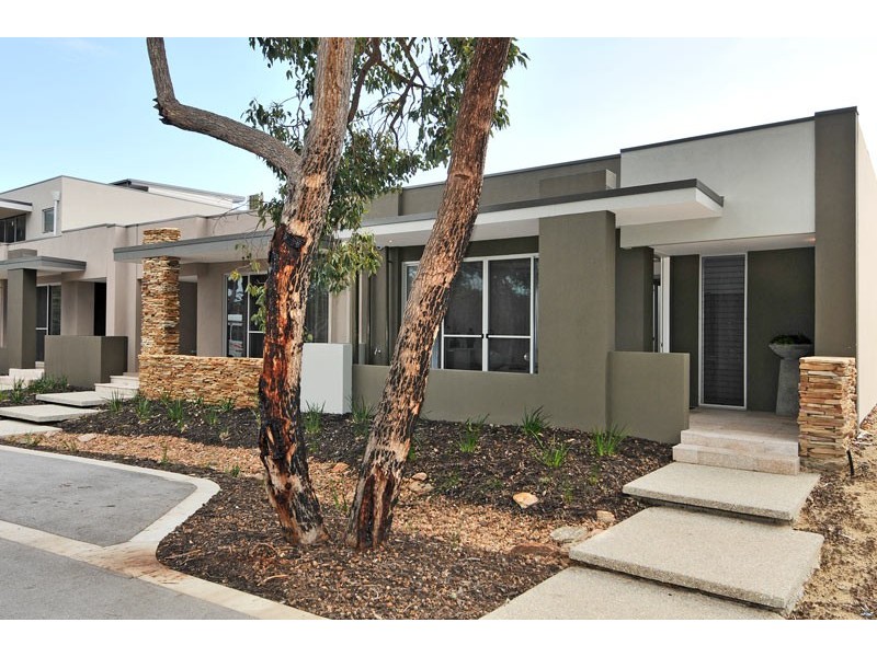 76 Lakewood Parkway, Coodanup WA 6210