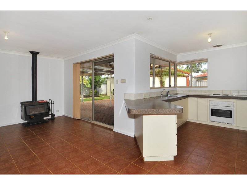 82 Kookaburra Drive, Greenfields WA 6210