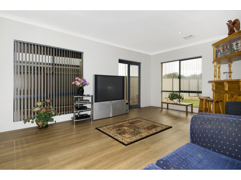 17 Eglinton Terrace, Dudley Park WA 6210