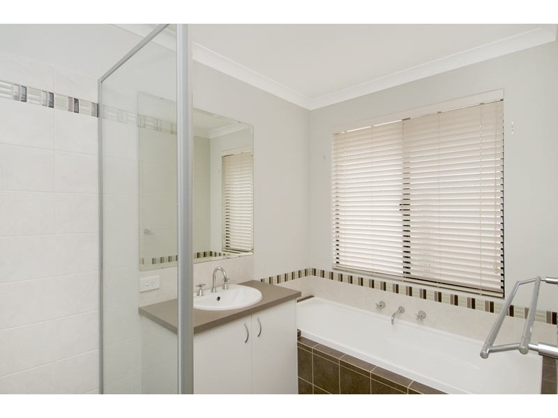 17 Eglinton Terrace, Dudley Park WA 6210