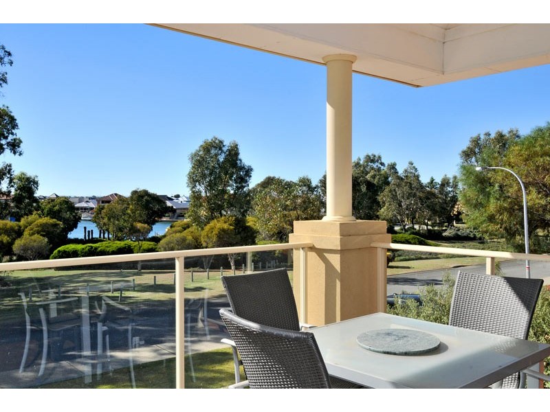 52 McLarty Road, Halls Head WA 6210