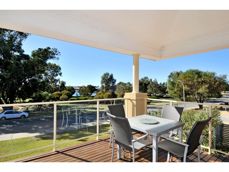 52 McLarty Road, Halls Head WA 6210
