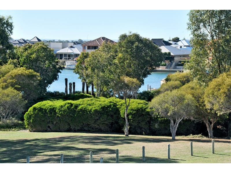 52 McLarty Road, Halls Head WA 6210