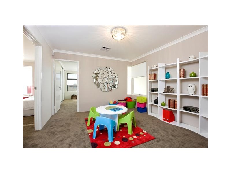 18 Glendale Street, Meadow Springs WA 6210