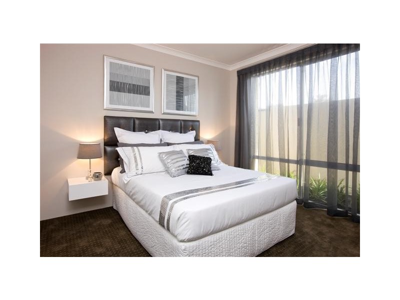 18 Glendale Street, Meadow Springs WA 6210