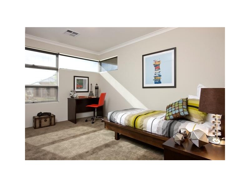 18 Glendale Street, Meadow Springs WA 6210