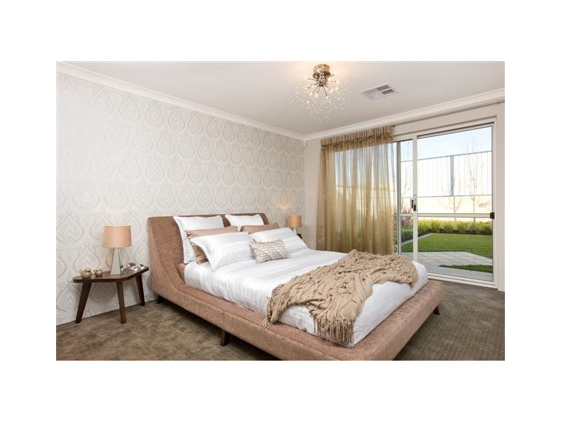 18 Glendale Street, Meadow Springs WA 6210