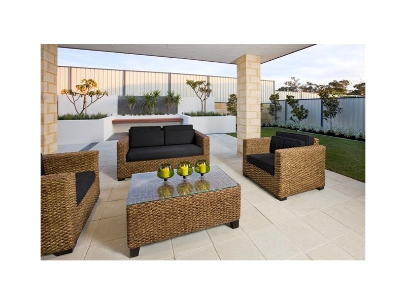 18 Glendale Street, Meadow Springs WA 6210