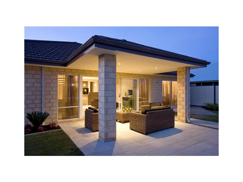 18 Glendale Street, Meadow Springs WA 6210