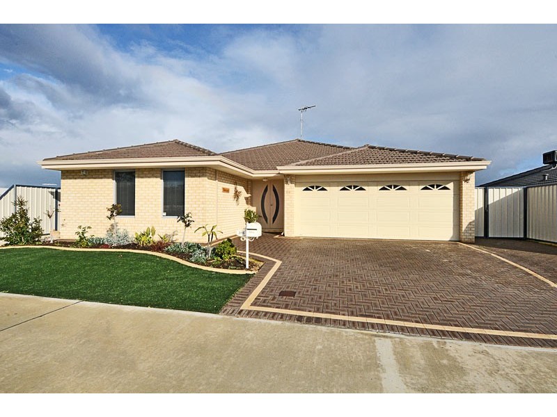 316 Pebble Beach Boulevard, Meadow Springs WA 6210