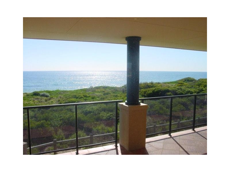 11 Sandy Cove, Halls Head WA 6210