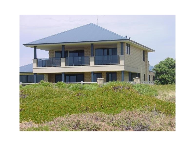 11 Sandy Cove, Halls Head WA 6210