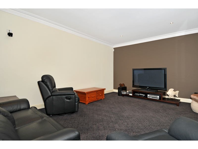 41 Brindabella Crescent, Halls Head WA 6210