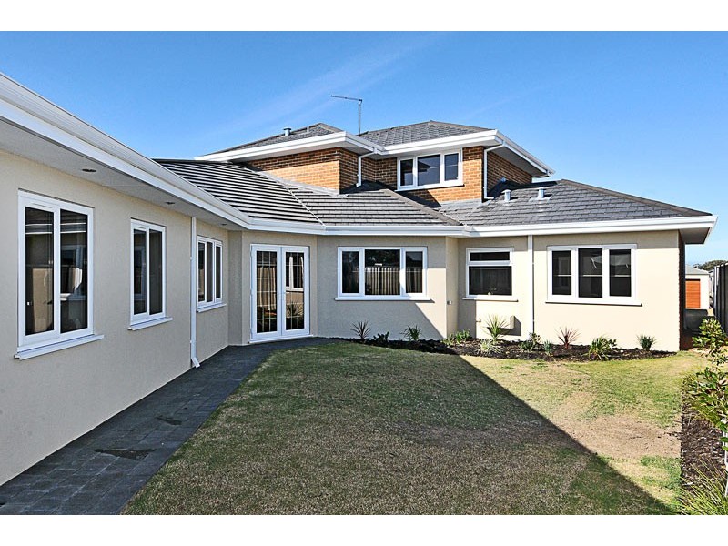 50 Still Meadow Turn, Meadow Springs WA 6210