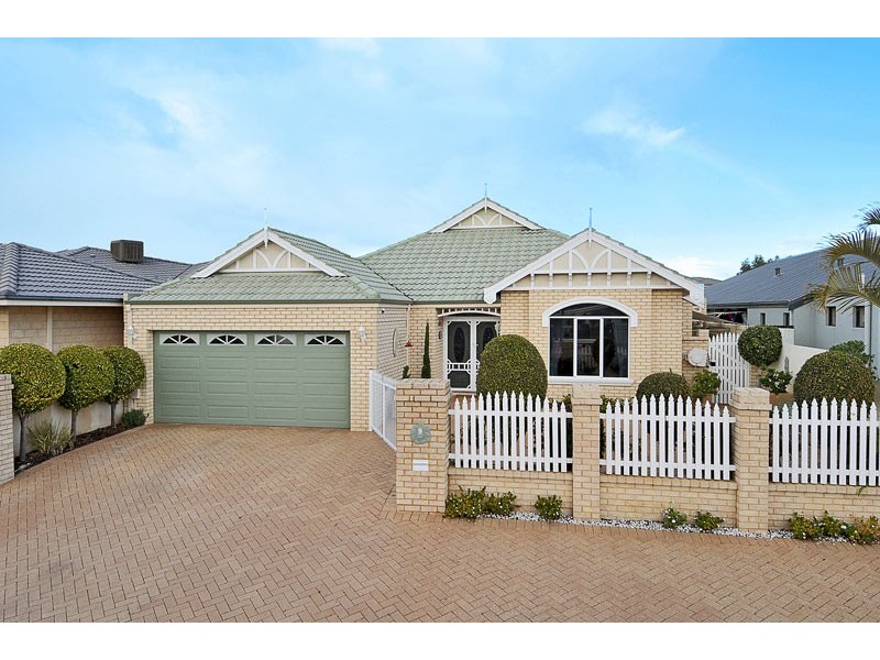 9 Aztec Island Rt, Halls Head WA 6210