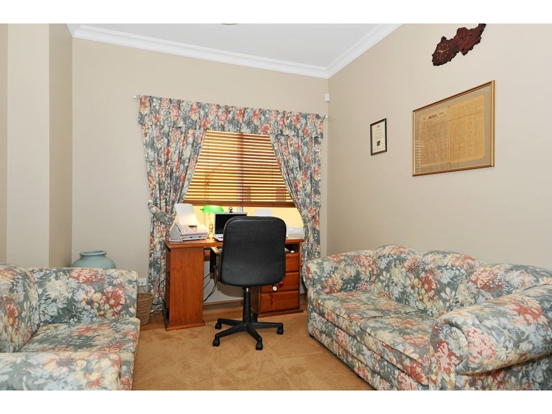 9 Aztec Island Rt, Halls Head WA 6210