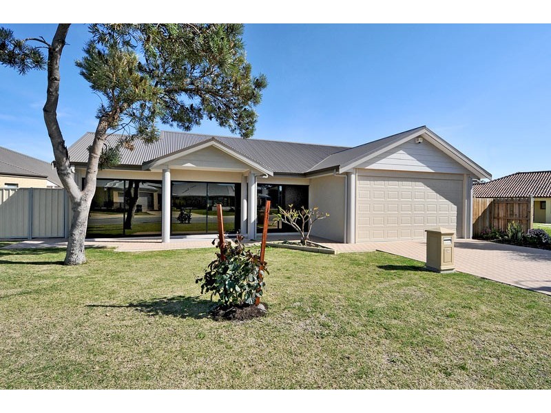 92 Hudson Drive, Dudley Park WA 6210