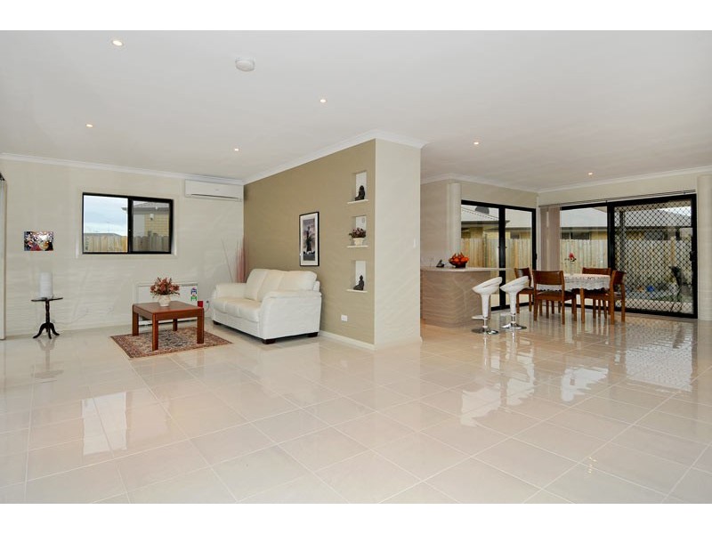 92 Hudson Drive, Dudley Park WA 6210