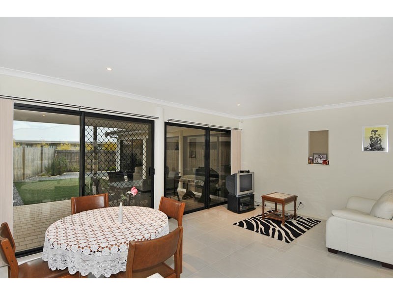 92 Hudson Drive, Dudley Park WA 6210