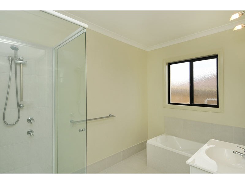 92 Hudson Drive, Dudley Park WA 6210