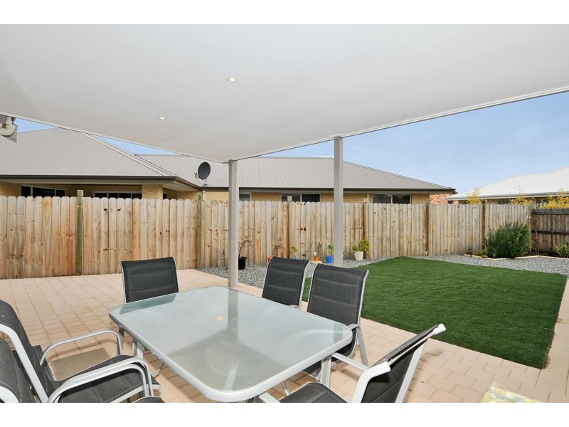 92 Hudson Drive, Dudley Park WA 6210