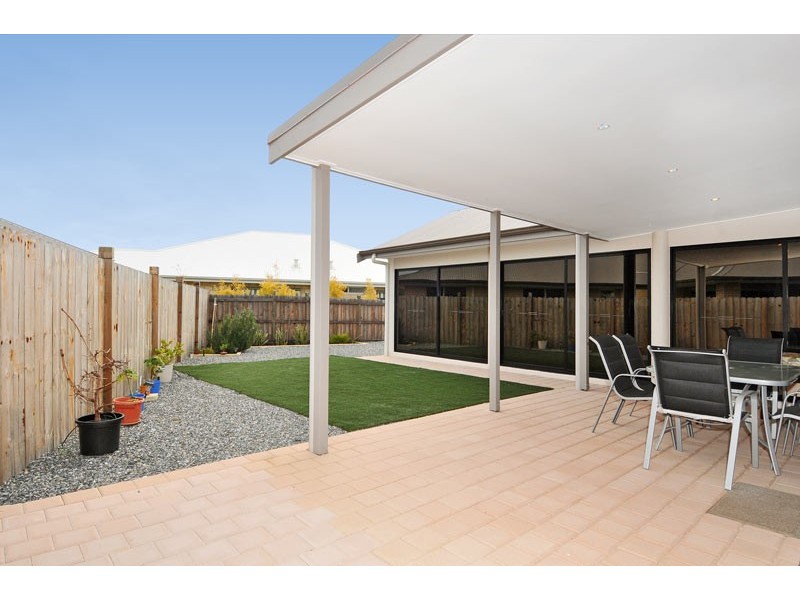 92 Hudson Drive, Dudley Park WA 6210