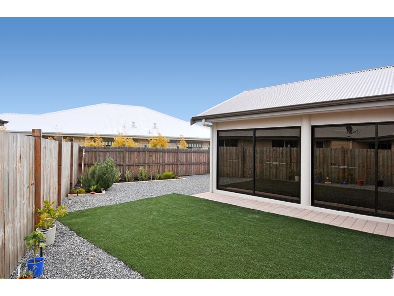 92 Hudson Drive, Dudley Park WA 6210