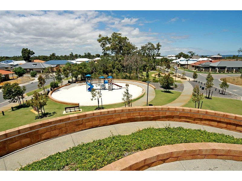 92 Hudson Drive, Dudley Park WA 6210