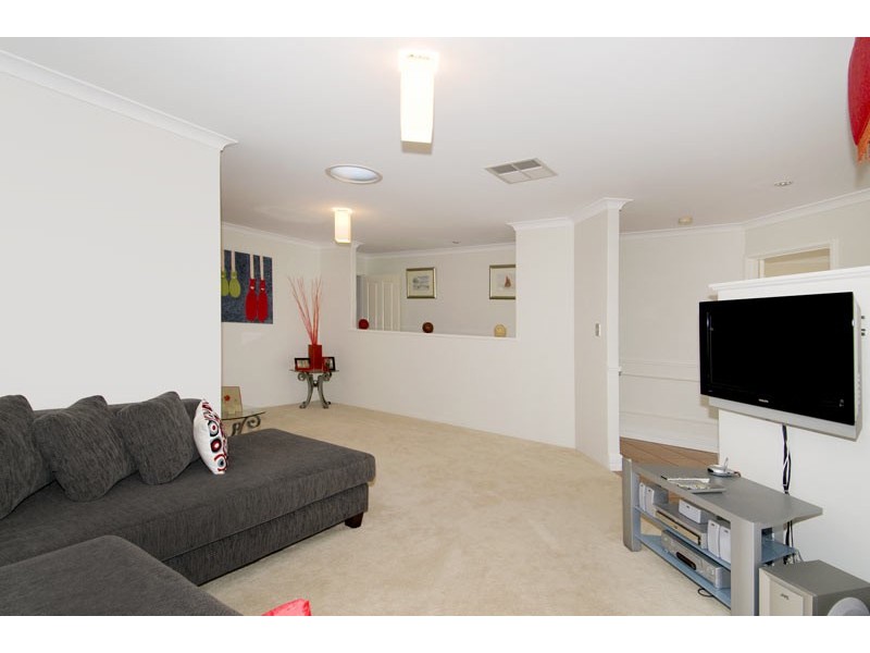 15 Castaway Cove, Halls Head WA 6210