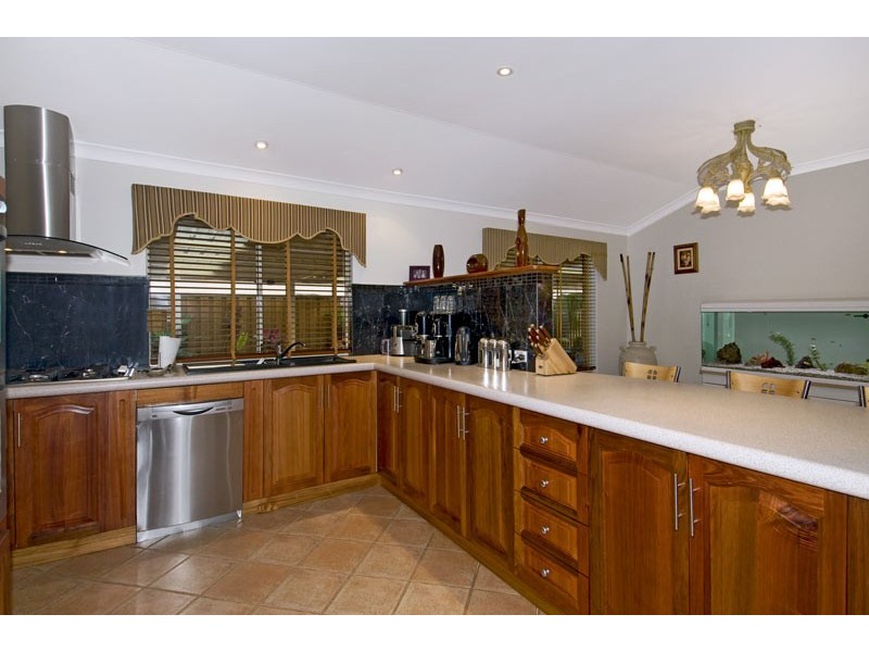 15 Castaway Cove, Halls Head WA 6210