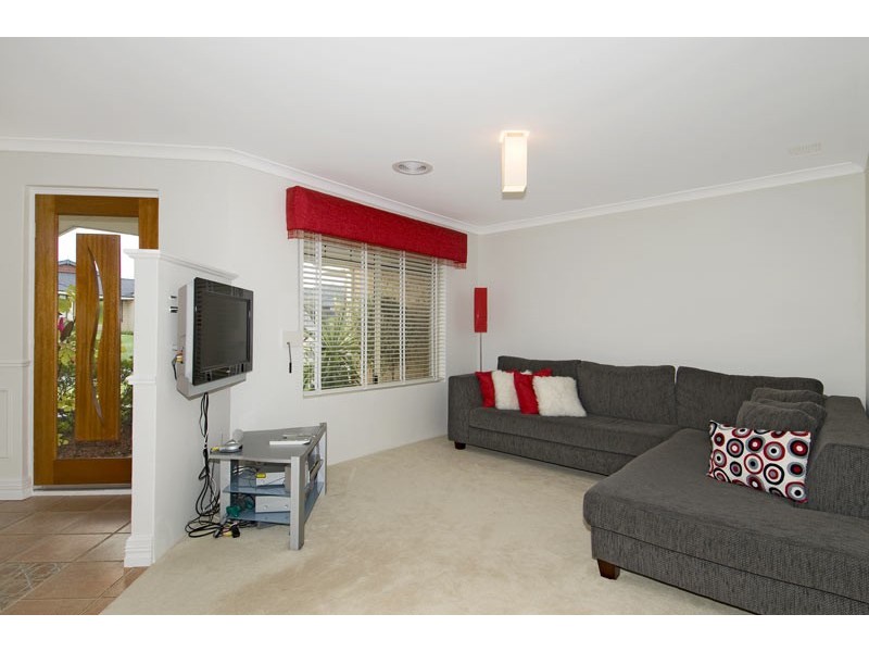 15 Castaway Cove, Halls Head WA 6210