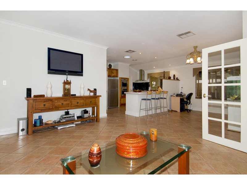 15 Castaway Cove, Halls Head WA 6210