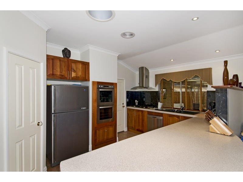 15 Castaway Cove, Halls Head WA 6210