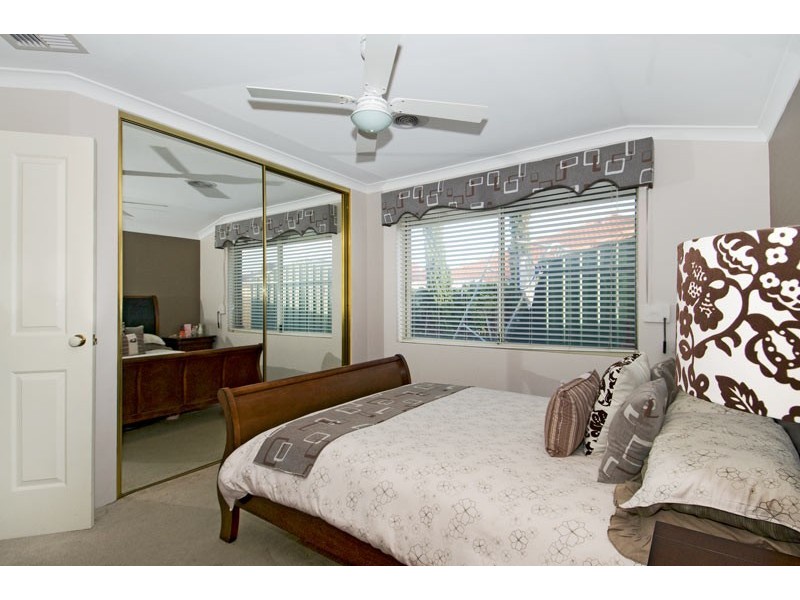 15 Castaway Cove, Halls Head WA 6210