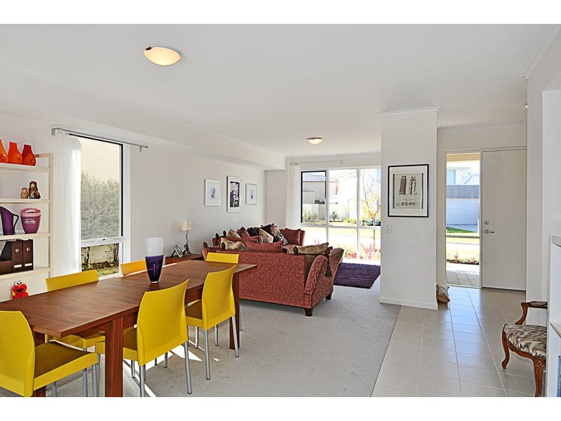 5 Whitley Place, Meadow Springs WA 6210