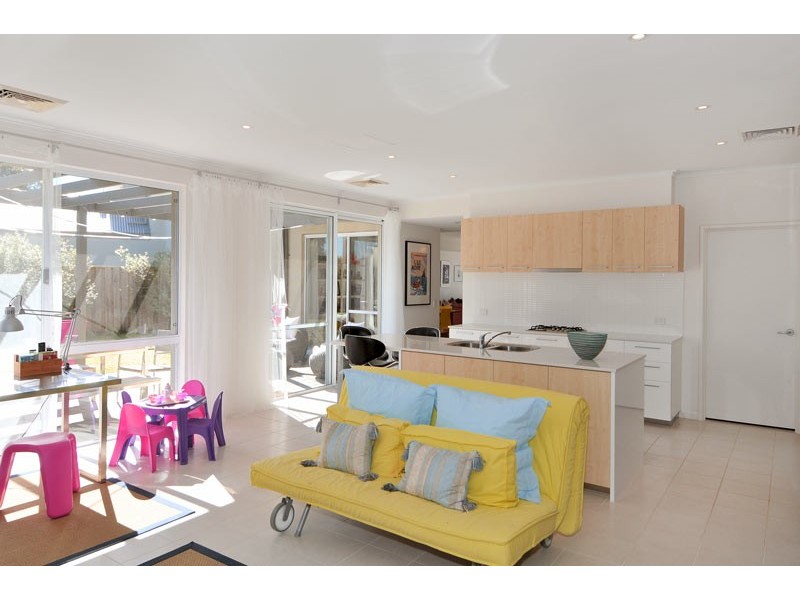 5 Whitley Place, Meadow Springs WA 6210